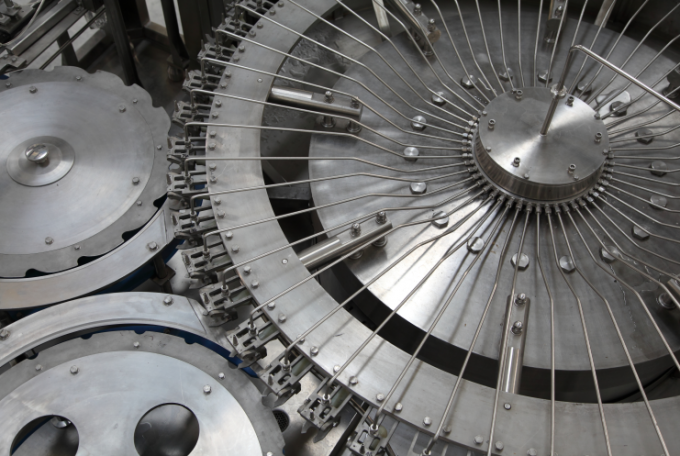 ペットボトル 純水 詰め込み 蓋 飲料 梱包 機械 工場 1